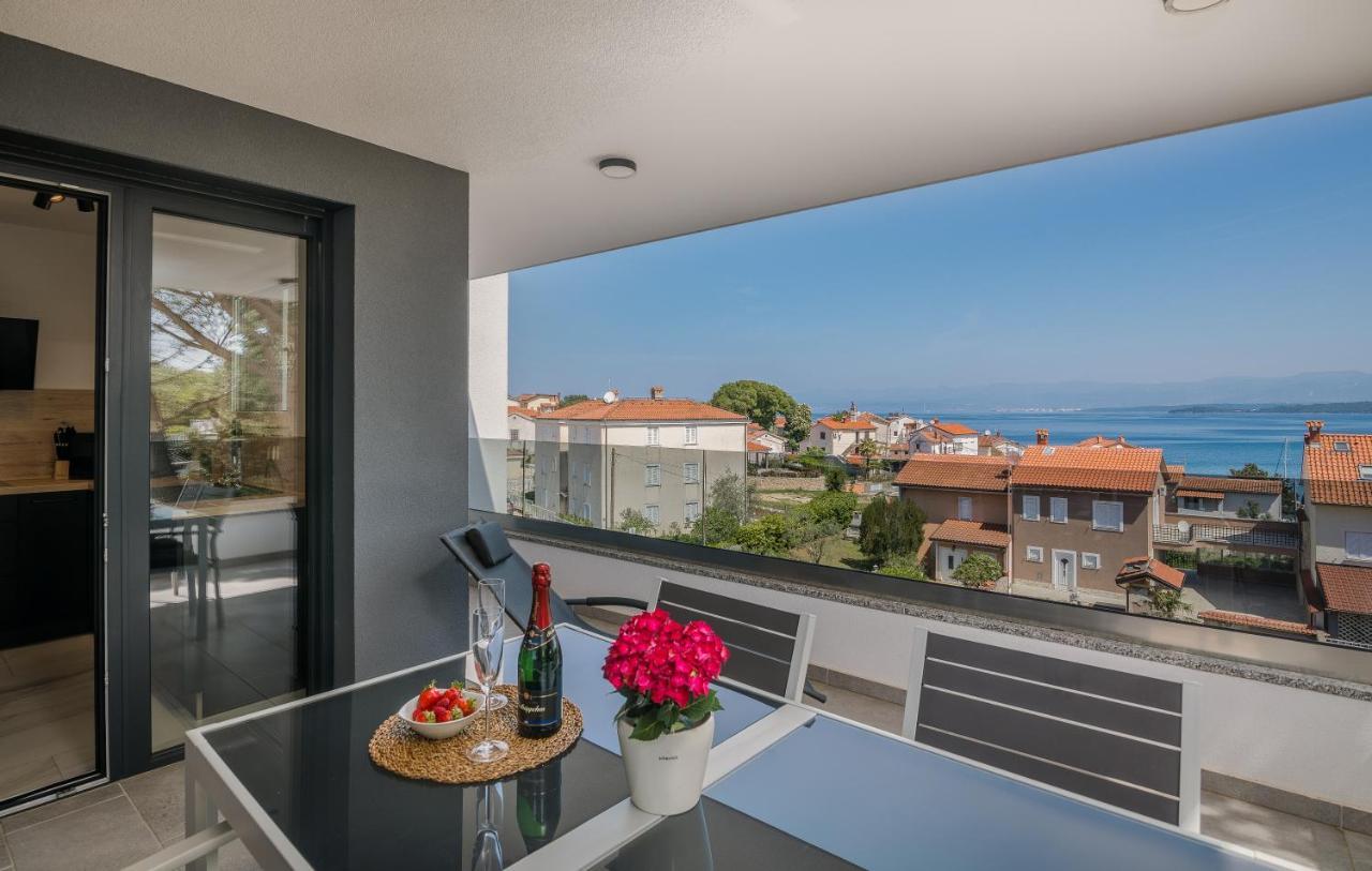 Modern Apartments Elle Malinska 万塔西西 外观 照片