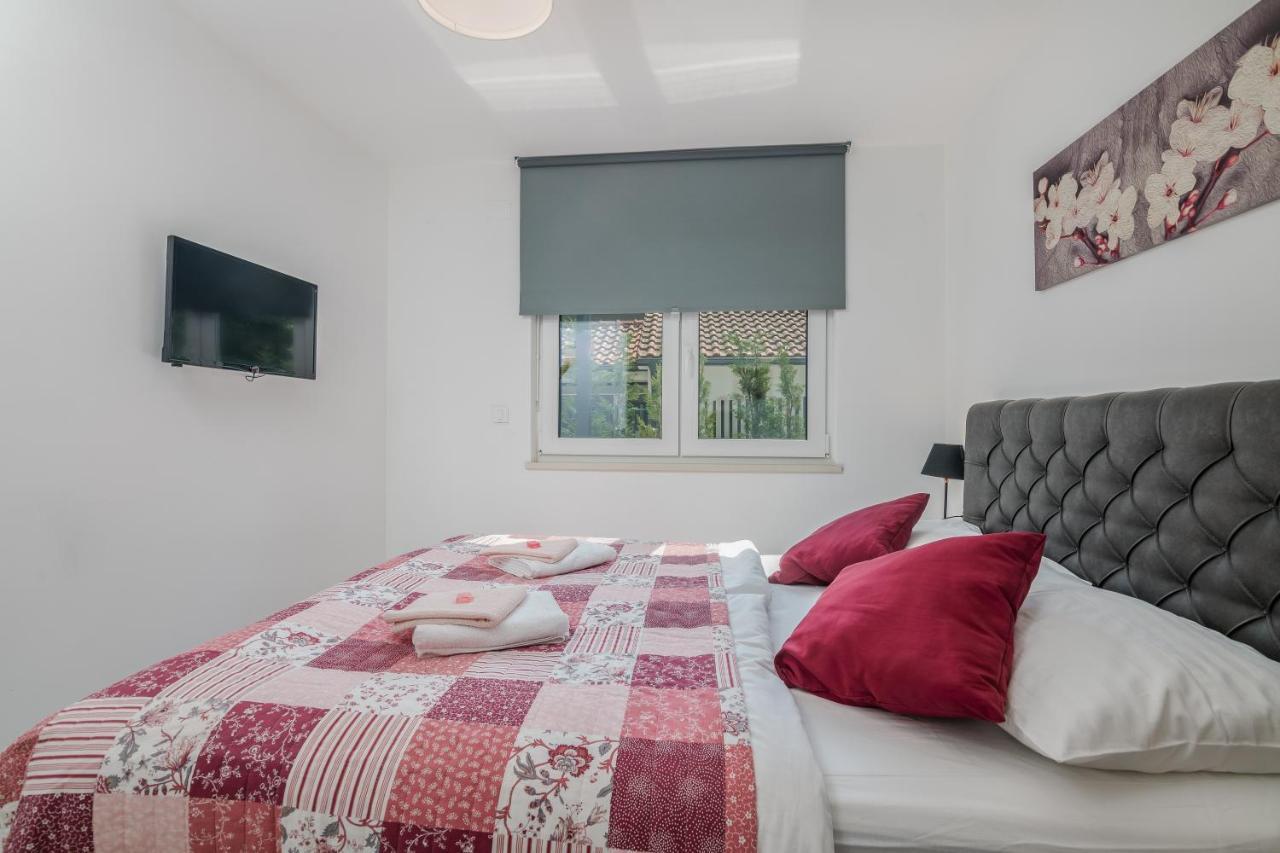 Modern Apartments Elle Malinska 万塔西西 外观 照片