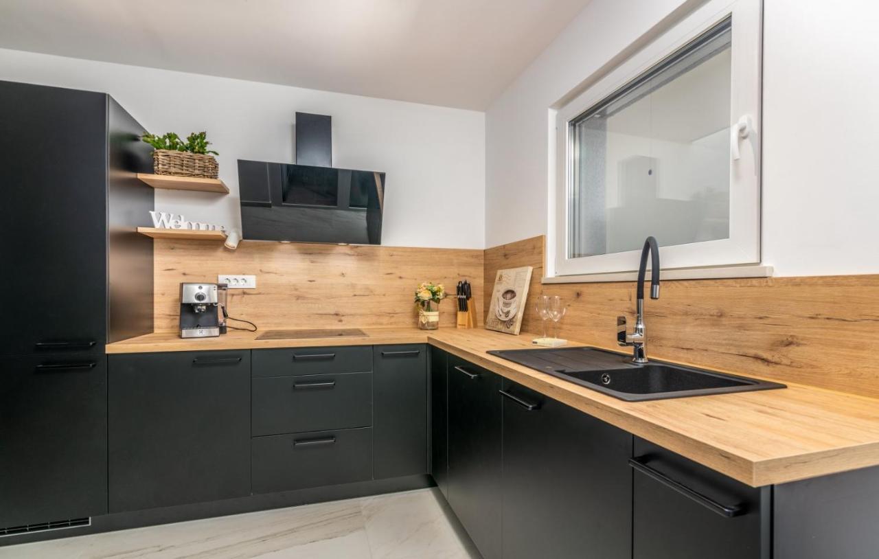 Modern Apartments Elle Malinska 万塔西西 外观 照片